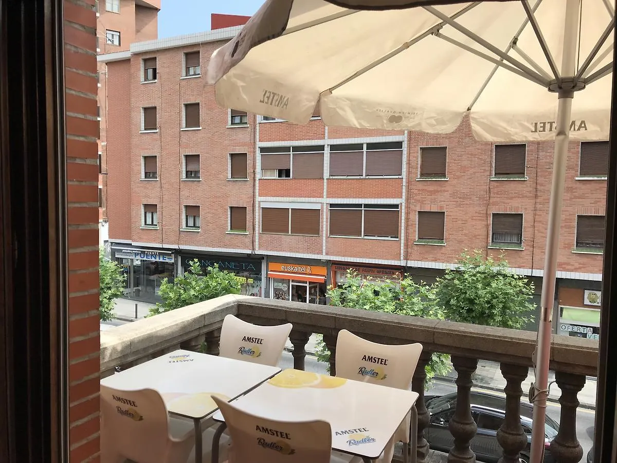 Pension Zeus Barakaldo Guest house